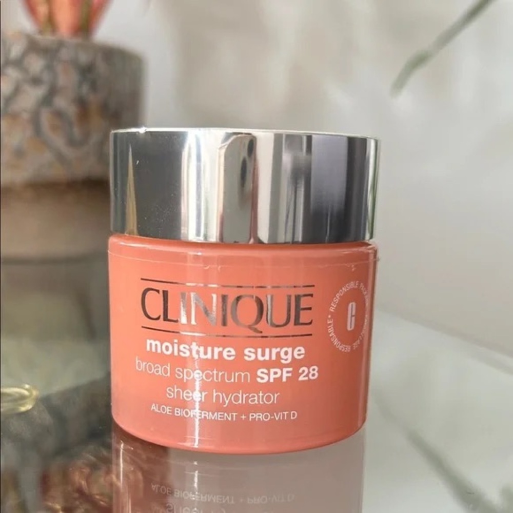 Clinique Moisture Surge Hydrator - Coral